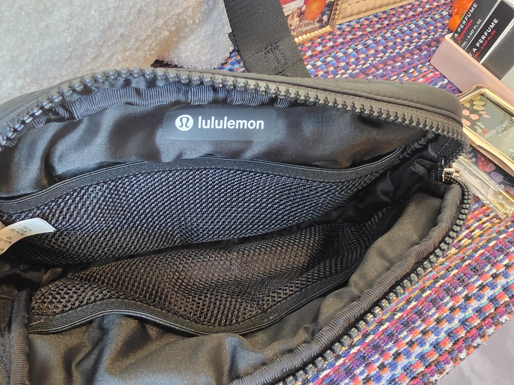 lululemon Everywhere Belt Bag Large 2L *Wunder Puff Black - Picture 3 of 3